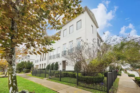301 W Polk St, Houston, TX 77019