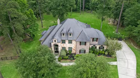 1270 Autumnwood Dr, Magnolia, TX 77354