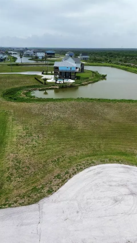 705 Nick Ln, Galveston, TX 77650