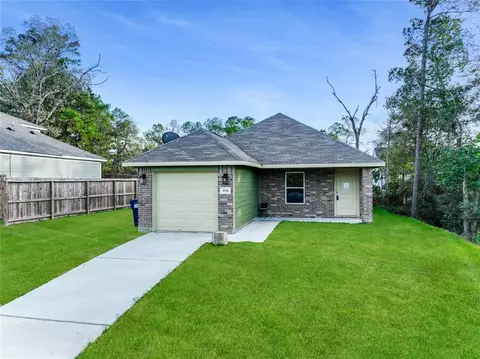 3036 Apache St, Willis, TX 77378 photo 1