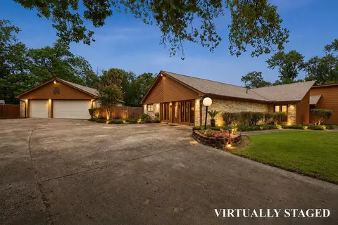 3805 Huntwick Dr, Orange, TX 77632