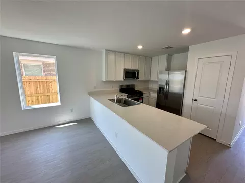 Kitchen - 16523 Ithaca Pheasant Dr, Splendora, TX 77327 photo 2 of 5