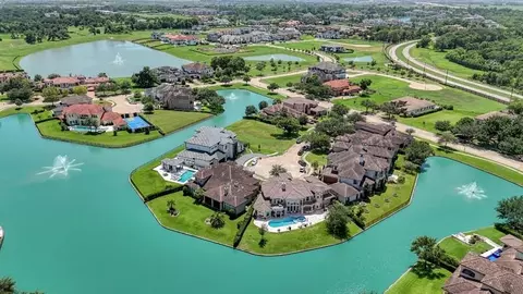 5623 Waters Landing Ln, Richmond, TX 77469