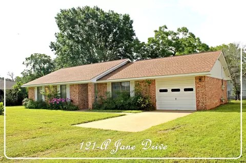 121 A Jane Dr, Columbus, TX 78934