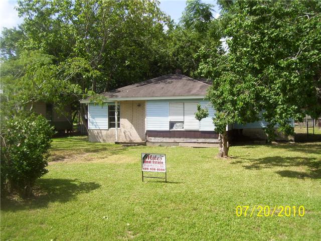 1111 Avenue O, Freeport, TX 77541 photo 1