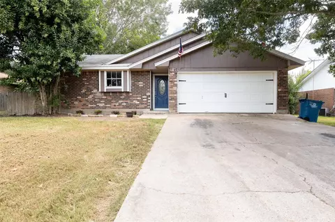 417 N Meinecke St, Bellville, TX 77418