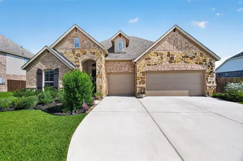 11806 Autumn Leaf Dr, Mont Belvieu, TX 77535