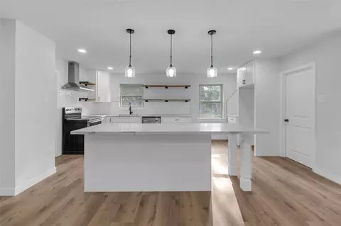 5926 Warm Springs Rd, Houston, TX 77035