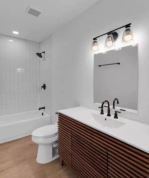 Bath - 1602 Mitchell Ave, Waco, TX 76708 photo 3 of 4