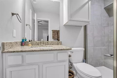 Bath - 32618 Twilight Gable Ct, Spring, TX 77386 photo 3 of 4