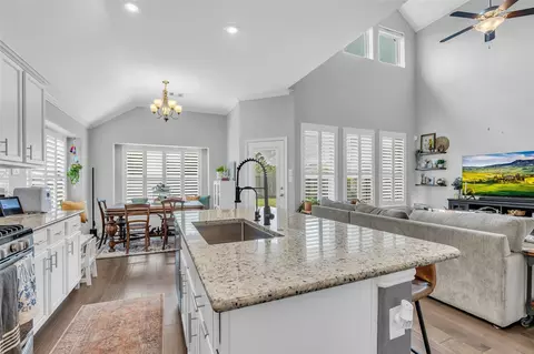 Kitchen - 32618 Twilight Gable Ct, Spring, TX 77386 photo 6 of 6