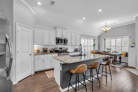 Kitchen - 32618 Twilight Gable Ct, Spring, TX 77386 photo 4 of 6