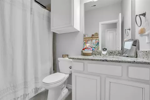 Bath - 32618 Twilight Gable Ct, Spring, TX 77386 photo 2 of 4