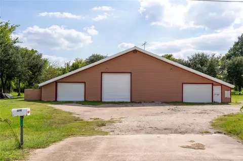 3245 W Highway 6, Alvin, TX 77511