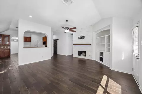Living - 20910 Sandy Briar Ct, Spring, TX 77379 photo 3 of 5