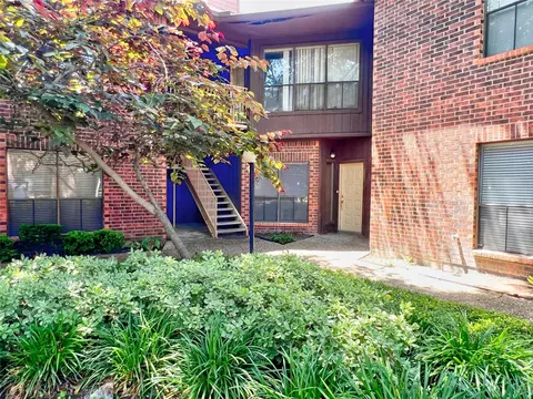 3130 SW Walnut Bend Ln #409, Houston, TX 77042