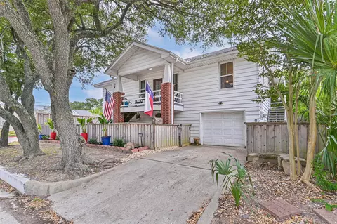 2425 51st St, Galveston, TX 77551