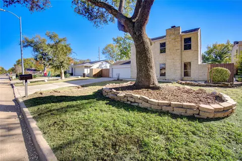 13907 Piping Rock Ln, Houston, TX 77077
