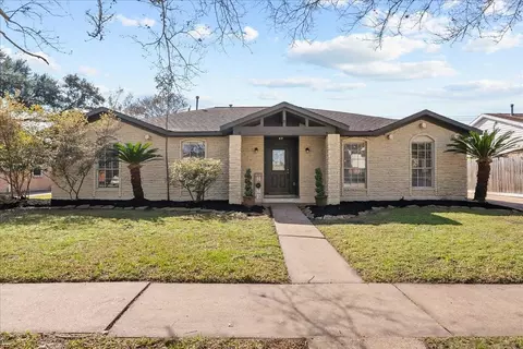 15514 Diana Ln, Houston, TX 77062
