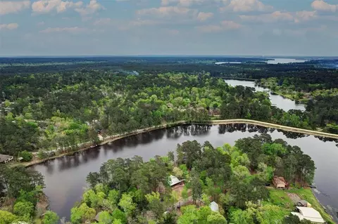 20865 Dogwood Ln, Montgomery, TX 77356