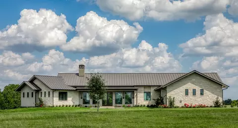 4961 Hartfield Rd, Round Top, TX 78954