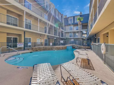 921 Marine Dr #200, Galveston, TX 77550