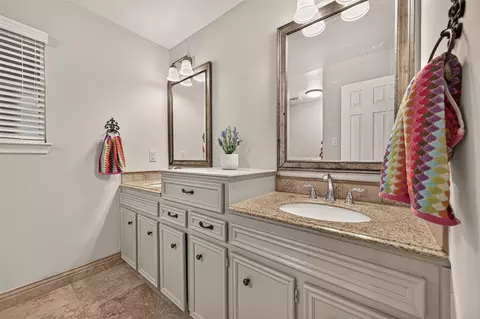 Bath - 8007 Vickridge Ln, Spring, TX 77379 photo 2 of 5