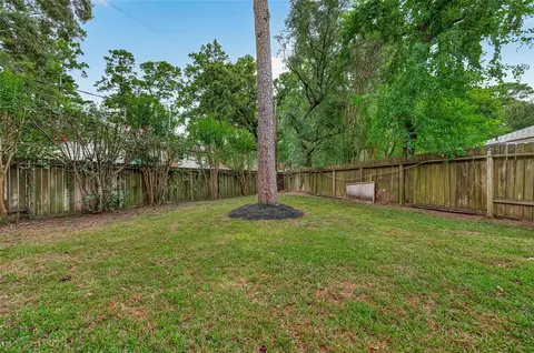 Exterior - 8007 Vickridge Ln, Spring, TX 77379 photo 8 of 9
