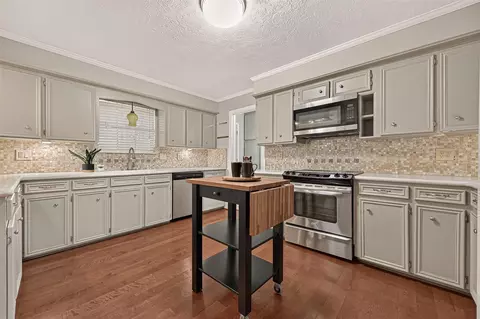 Kitchen - 8007 Vickridge Ln, Spring, TX 77379 photo 4 of 6
