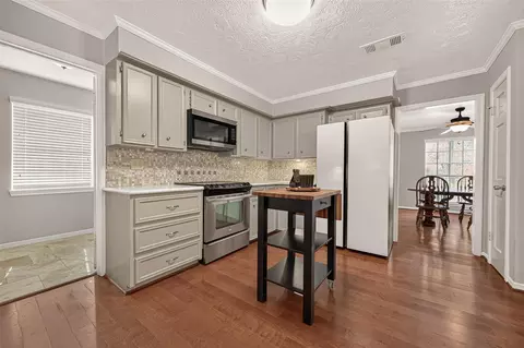 Kitchen - 8007 Vickridge Ln, Spring, TX 77379 photo 5 of 6