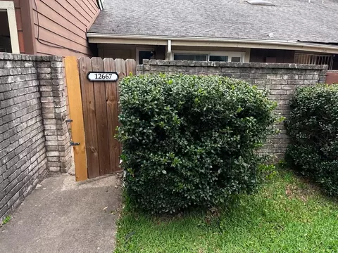 12667 Wellington Park Dr, Houston, TX 77072