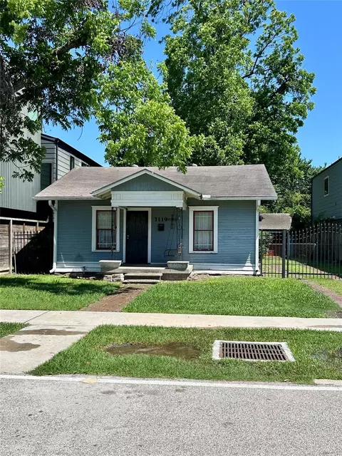 1119 E 25th St, Houston, TX 77009