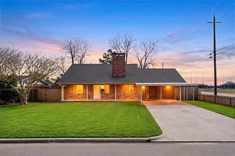 222 W Vaughn Ln, Deer Park, TX 77536
