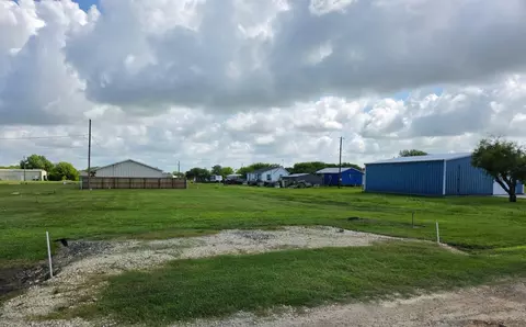 1202 W Dallas Ave #LOT 1, Seadrift, TX 77983