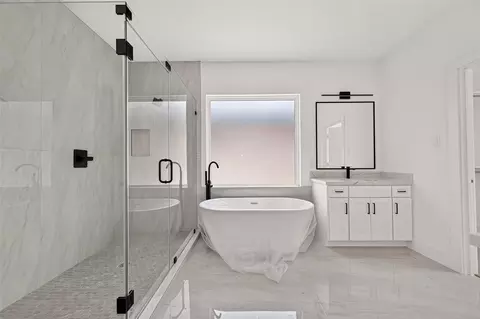 Bath - 1811 N Spring Dr #6, Spring, TX 77373 photo 1 of 7