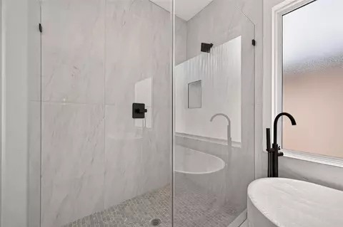 Bath - 1811 N Spring Dr #6, Spring, TX 77373 photo 5 of 7