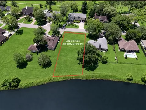 2209 Riverside Dr, West Columbia, TX 77486