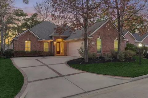 196 W Pines Dr, Montgomery, TX 77356