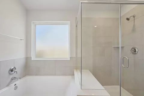 Bath - 2035 Murphy Ranch Ct, Conroe, TX 77301 photo 4 of 5