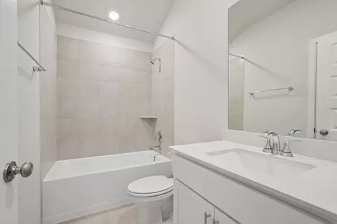 Bath - 2035 Murphy Ranch Ct, Conroe, TX 77301 photo 1 of 5