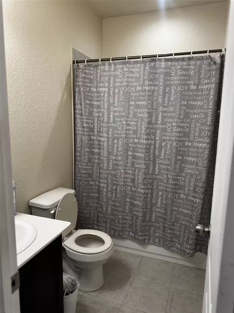 Bath - 22739 Highland Maple Ct, Spring, TX 77373 photo 1 of 10