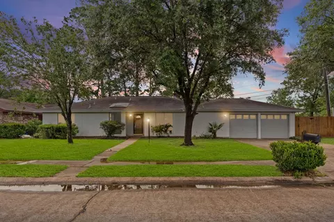 4205 Queenswood St, Baytown, TX 77521