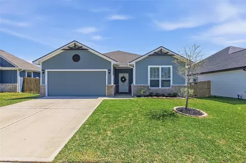 2420 Lightfoot Ln, Bryan, TX 77803