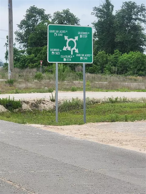 731 Road 5714, Dayton, TX 77327