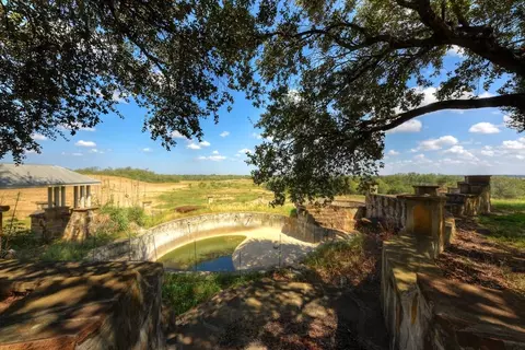 Exterior - 6887 Von Ormy Rd, Von Ormy, TX 78073 photo 9 of 19