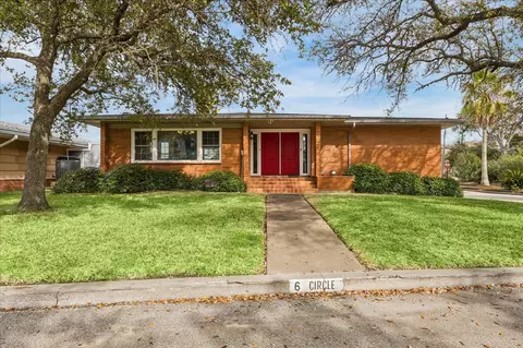6 Cedar Lawn Cir, Galveston, TX 77551