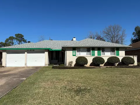 11018 Sharpview Dr, Houston, TX 77072