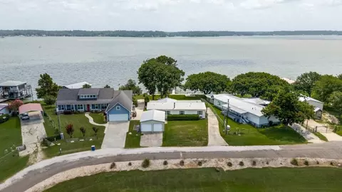 207 Vivian Rd, Onalaska, TX 77360