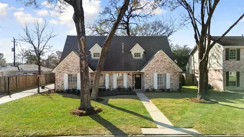 5707 Ash Oak Dr, Houston, TX 77091