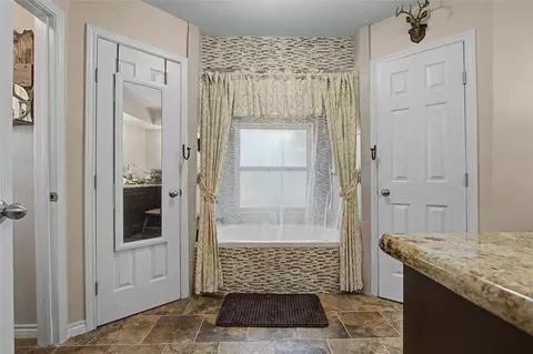 Bath - 2549 River Rdg, Conroe, TX 77385 photo 2 of 3